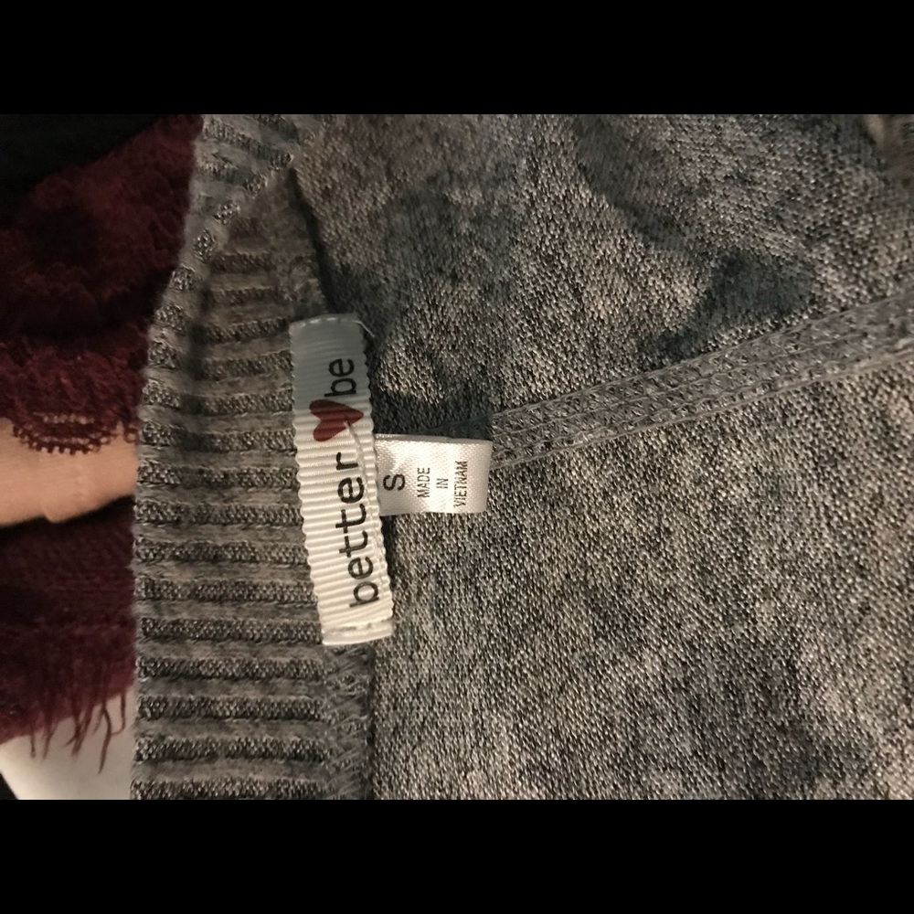Gray sweater - Picture 3 of 3